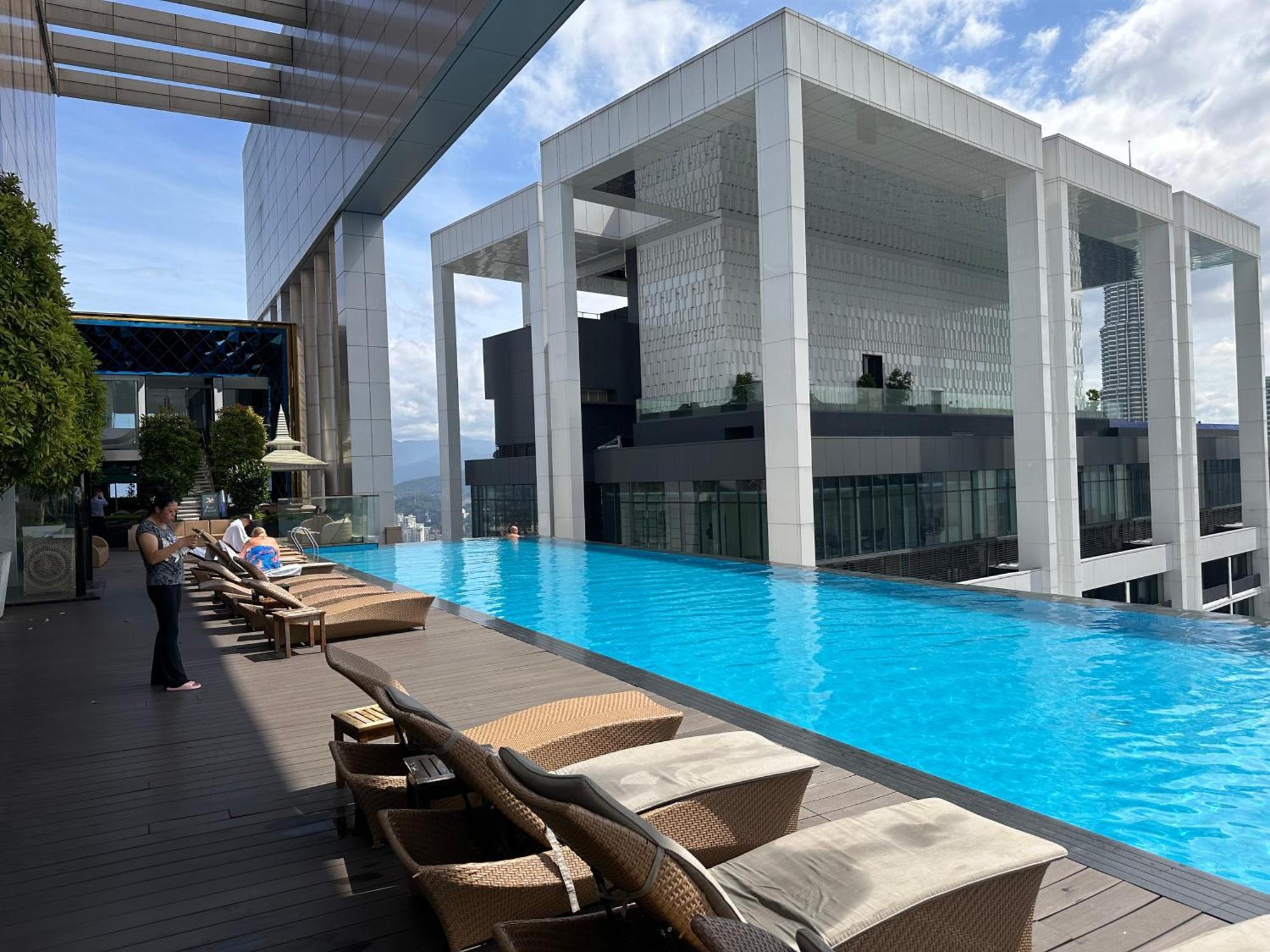 The Platinum Kuala Lumpur By Crown Suites Экстерьер фото
