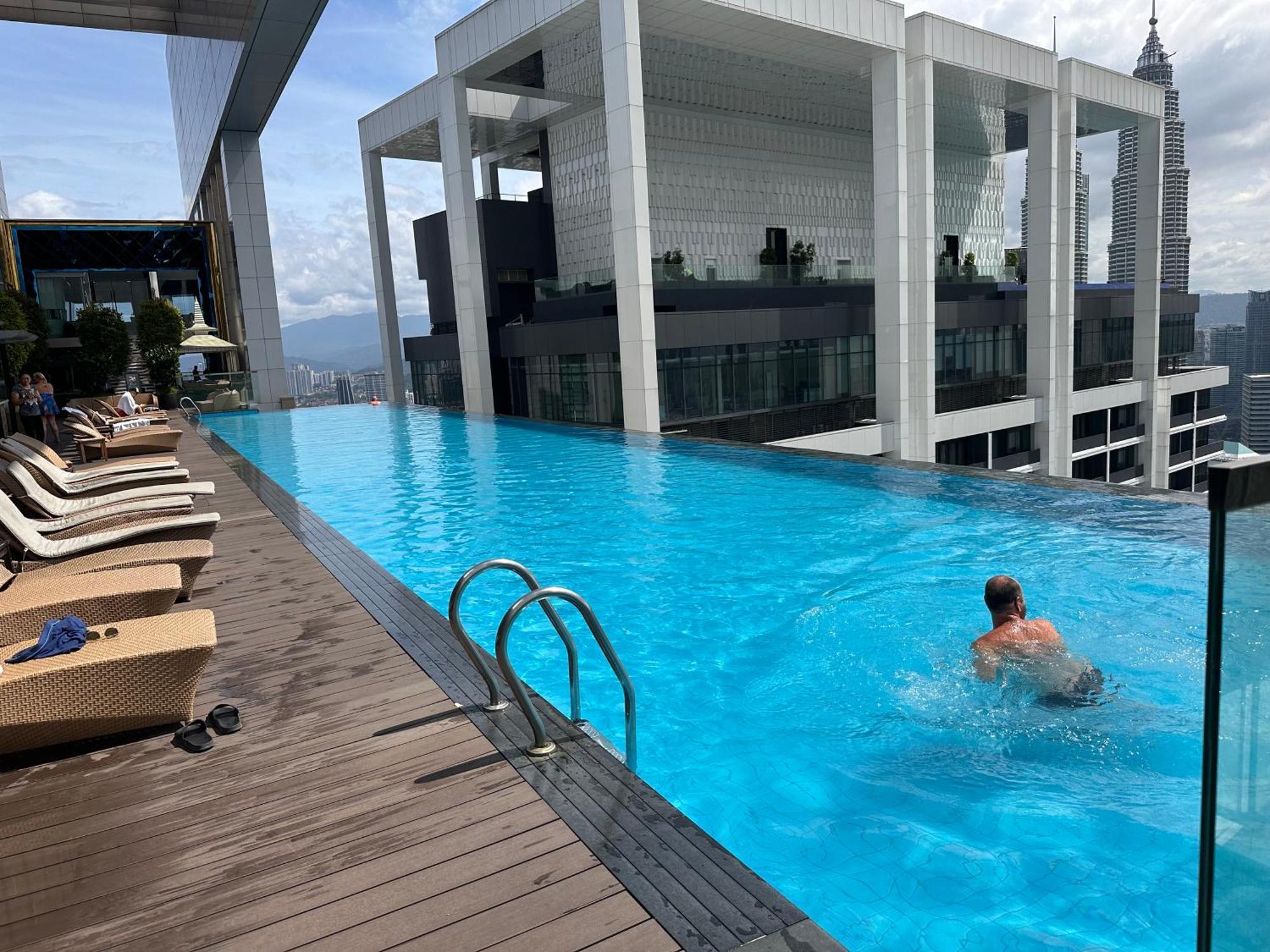 The Platinum Kuala Lumpur By Crown Suites Экстерьер фото
